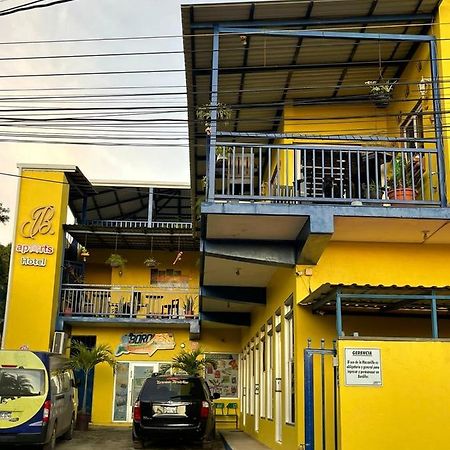 B Aparts Hotel Coxen Hole Екстер'єр фото