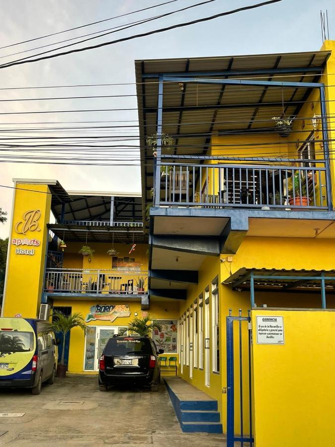 B Aparts Hotel Coxen Hole Екстер'єр фото