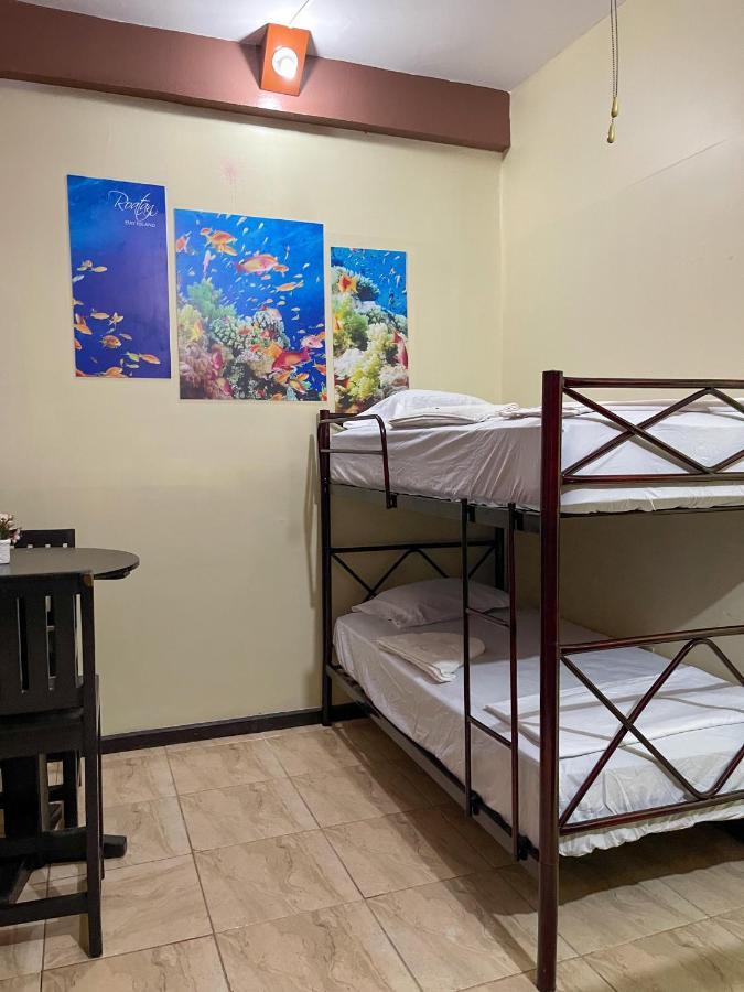 B Aparts Hotel Coxen Hole Екстер'єр фото